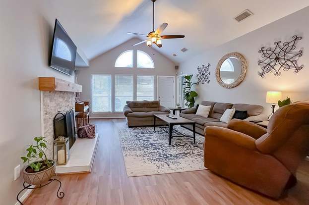 Building Photo - 1809 Village Ct Ln