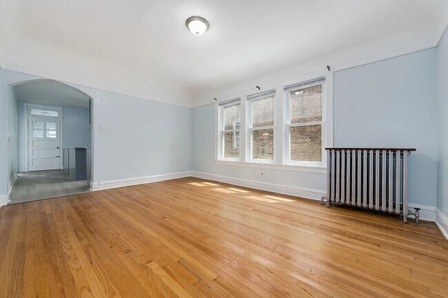 Building Photo - 4249 N Francisco Ave