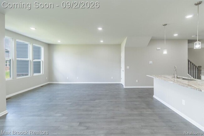Building Photo - 4819 Glenora Dr