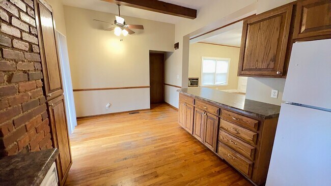 Building Photo - 1220 S 20th St