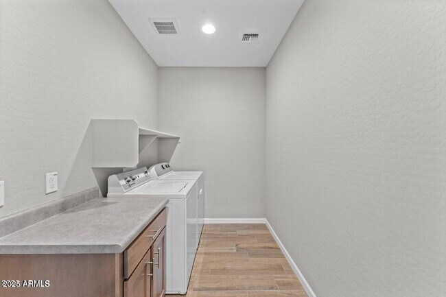 Building Photo - 3261 Maverick Dr