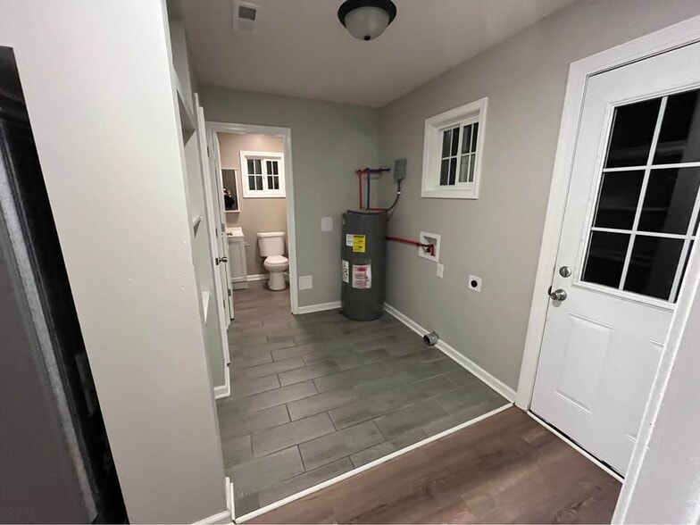 Building Photo - 1917 Hughes Ave