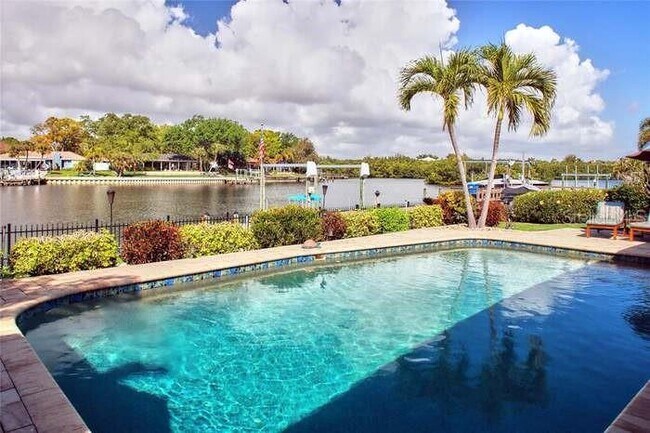 Building Photo - 4388 13th Way NE