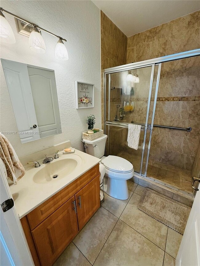 Building Photo - 16950 SW 93rd Ave