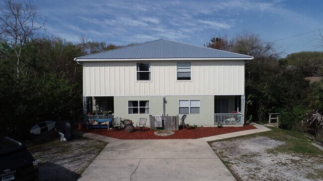 Building Photo - 203 E St-