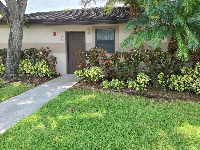 Building Photo - 9851 Nob Hill Ct