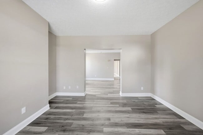 Building Photo - 387 St Clair Ave