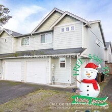 Building Photo - Awesome 3 Bedroom Duplex in Tacoma!