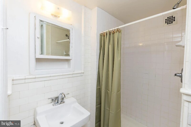 Building Photo - 1324 Locust St