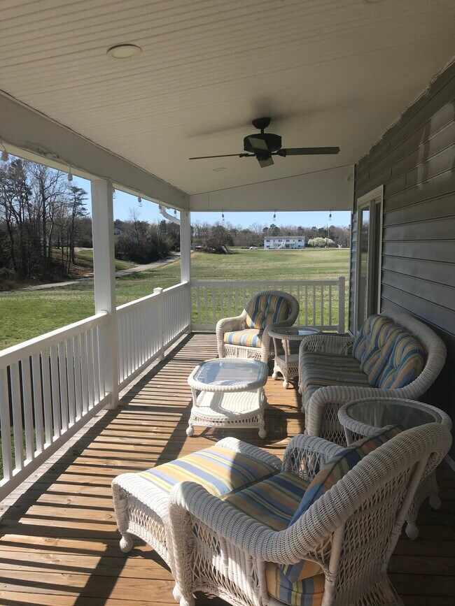 Covered Porch - 25001 Vista Rd