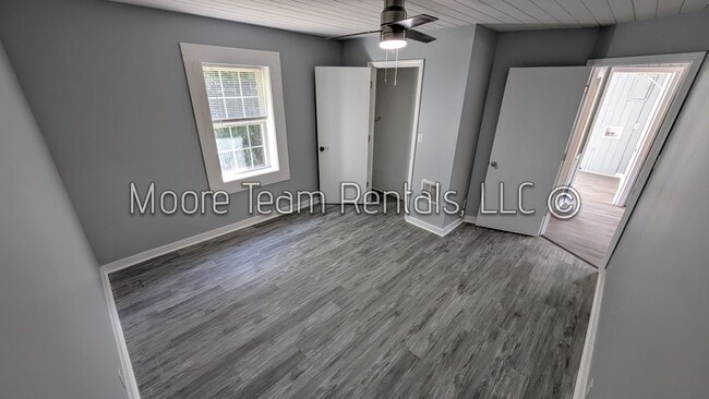 Building Photo - Cozy 1-Bed, 1-Bath Home w/ Laundry Hookups!