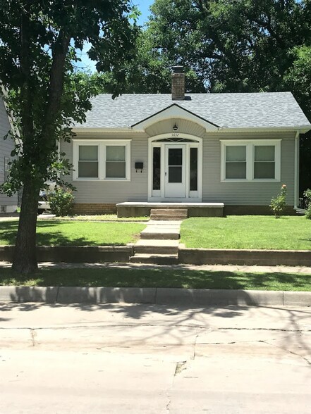 Primary Photo - 1637 N Salina Ave