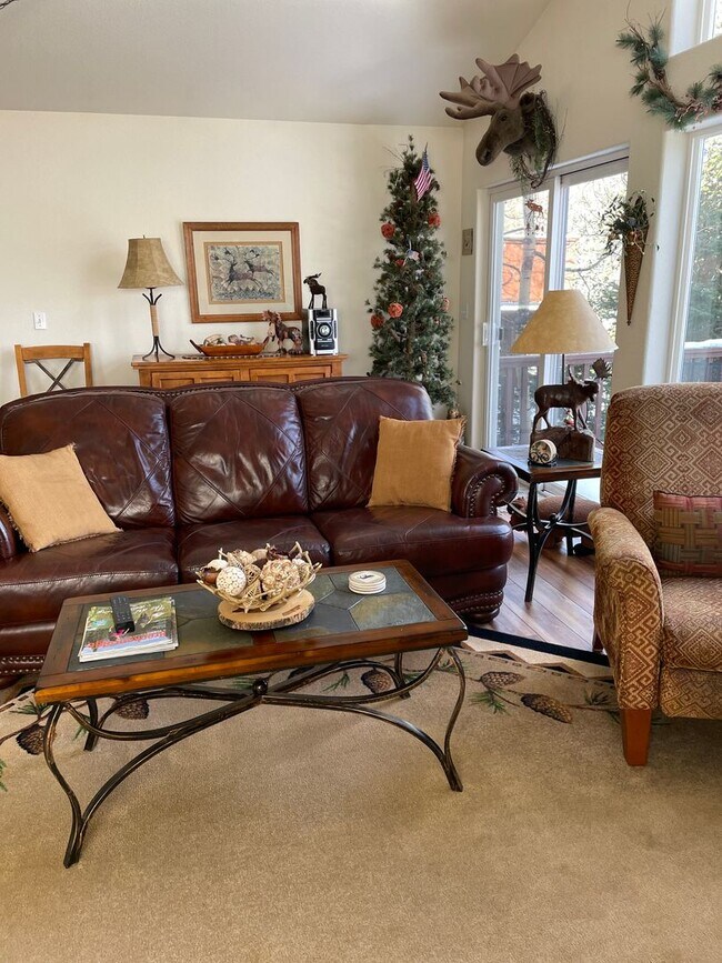 Building Photo - WINTER RENTAL 4BDR 3BA WILDERNEST NOV 1 20...