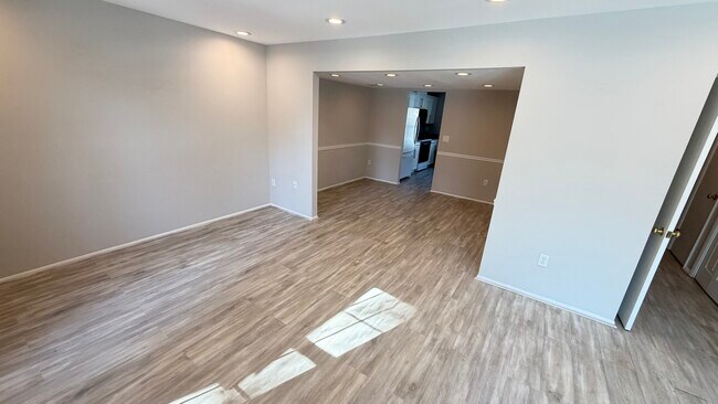 Building Photo - 325 Charred Oak Ct