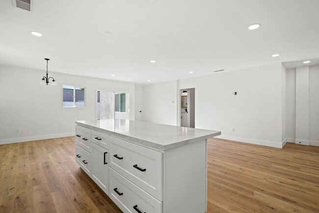Building Photo - 17434 Saticoy St