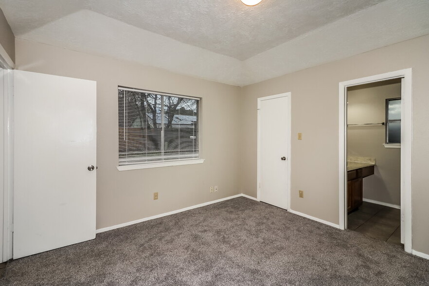 Building Photo - 14871 Shottery Dr