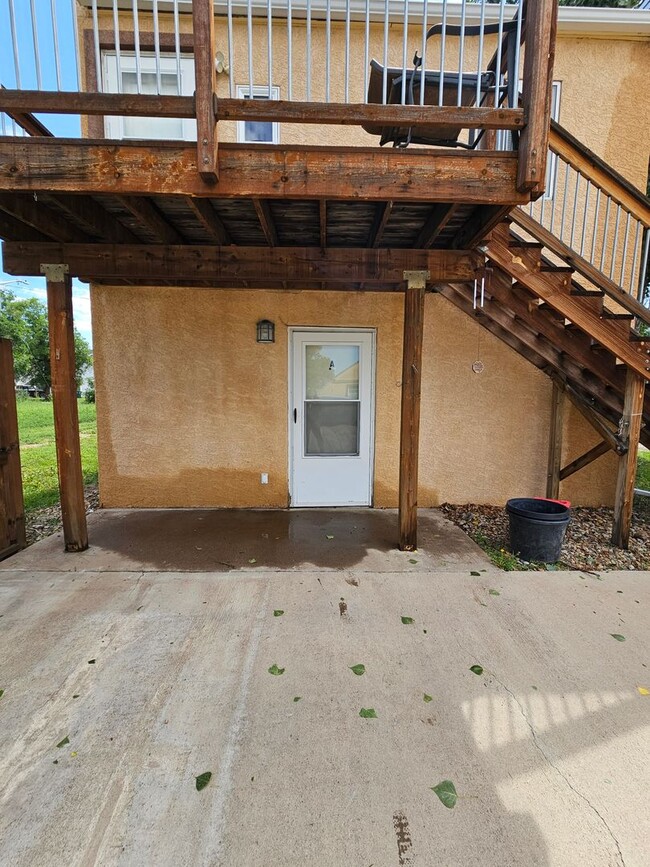 Building Photo - $1111 | 1BR/1BA | Cozy Lower Duplex Unit in Fountain Valley