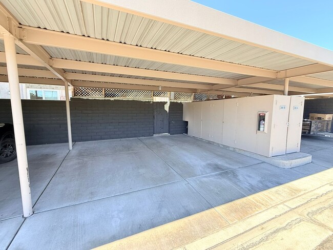 Building Photo - Spacious 3-Bedroom Condo in the Indian Canyon Gardens Community