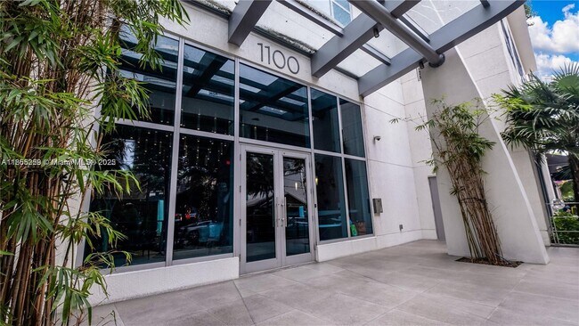 Building Photo - 1100S S Miami Ave