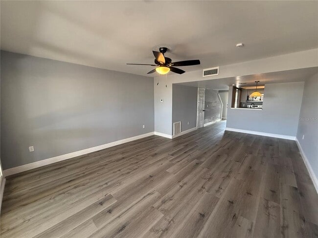 Building Photo - 5055 Eaglesmere Dr