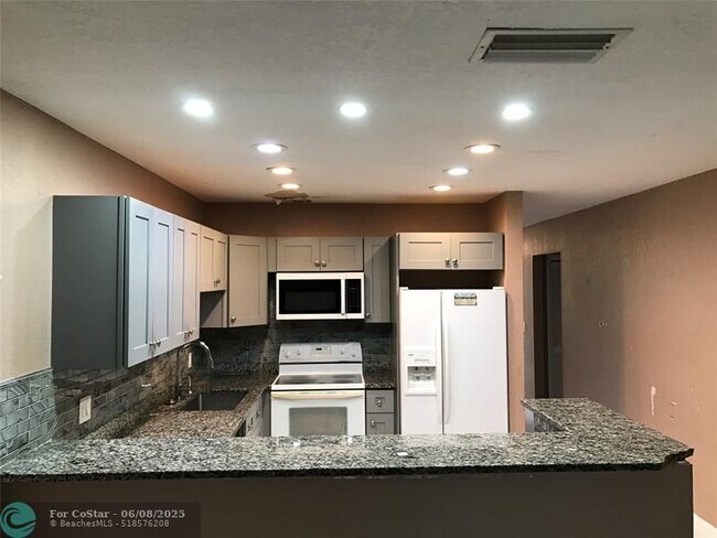 Building Photo - 8424 NW 23rd St