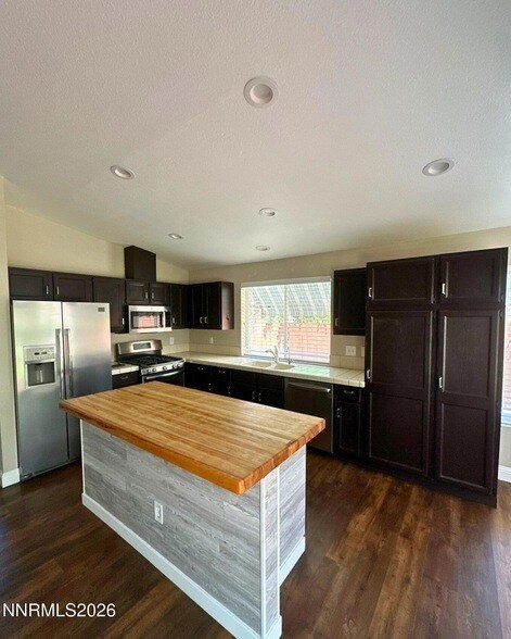 Building Photo - 3470 Socrates Dr