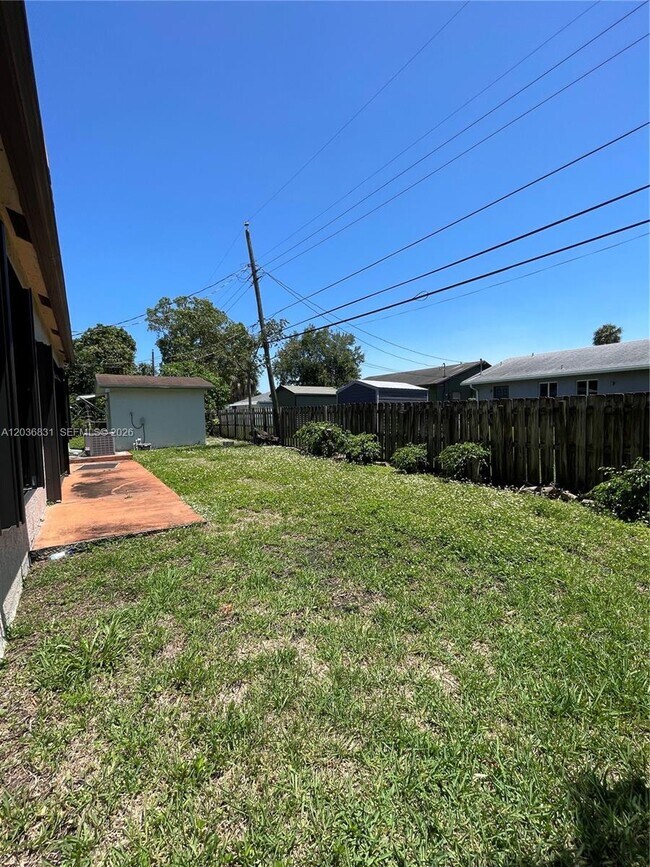 Building Photo - Northwest 7th Court, Fort Lauderdale, FL 33311 - 4 BR 2 BA single-family home
