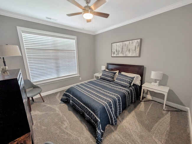 Building Photo - 1612 Auburndale Ave