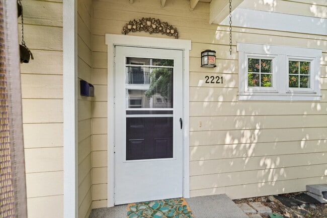 Building Photo - 2221 McCall Dr