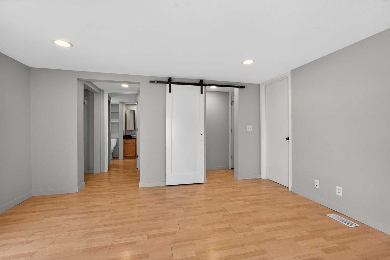 Building Photo - 18025 Doehrman Rd