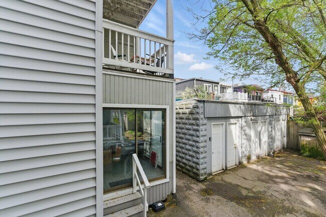Building Photo - 60 Pleasant St