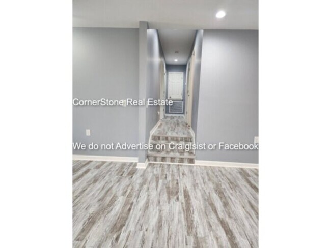 Building Photo - 6905 Pine Creek Ct