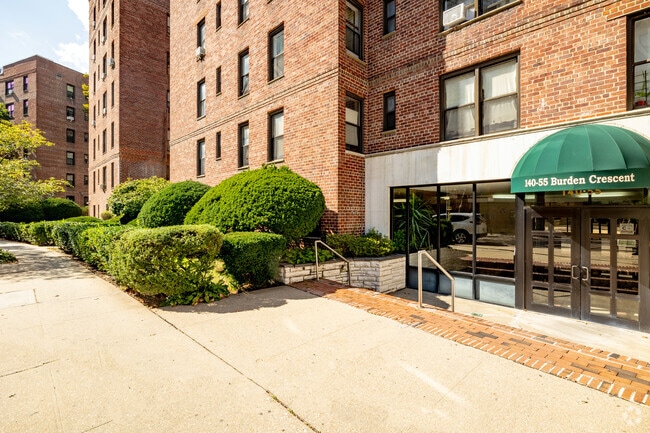 Building Photo - Briarfield
