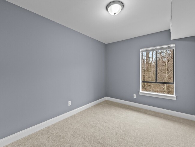 Building Photo - Stunning Reston Condo Awaits You