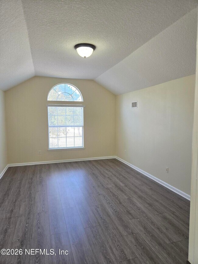 Building Photo - 1928 W Willow Branch Ln