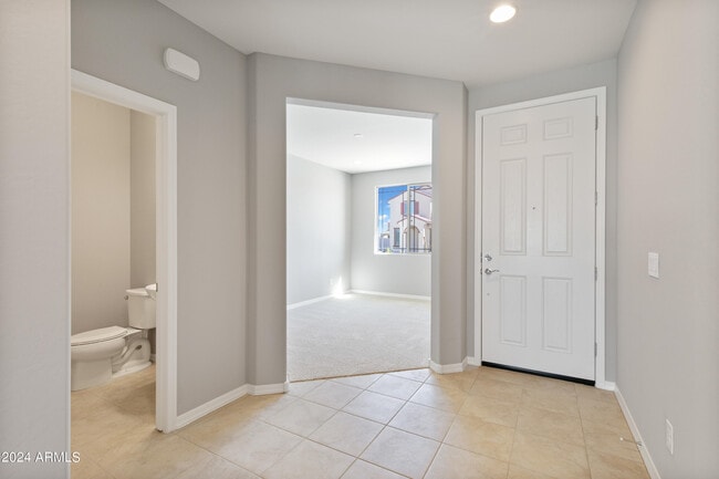 Building Photo - 8956 W Luke Ave