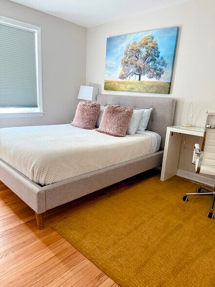 Fully Finished 1 or 2 bd, parking, balcony - 9003 Bronx Ave