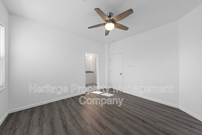 Building Photo - 323 Gabriel