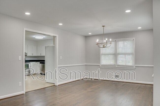 Building Photo - 143 Avondale Dr