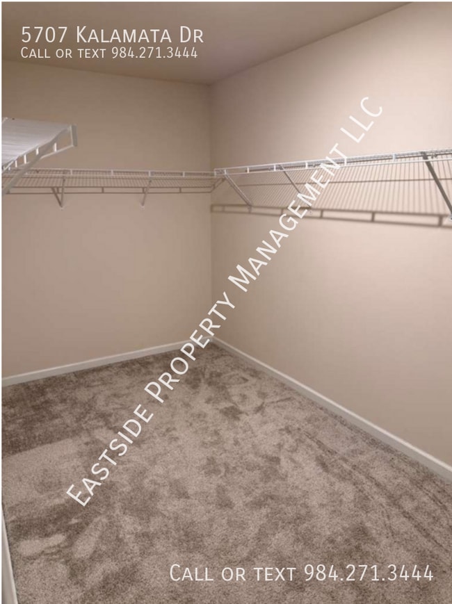 Building Photo - 5707 Kalamata Dr