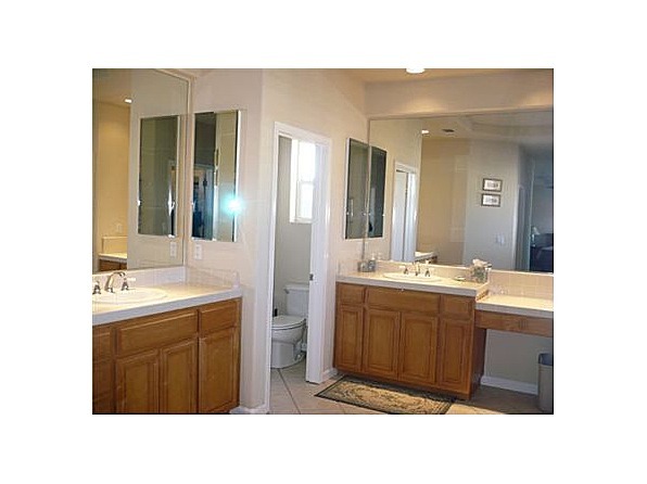 Building Photo - 17680 Bentley Dr