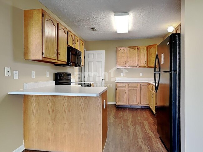 Building Photo - 1531 Farrington Dr