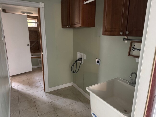 Building Photo - 983 US HWY 11