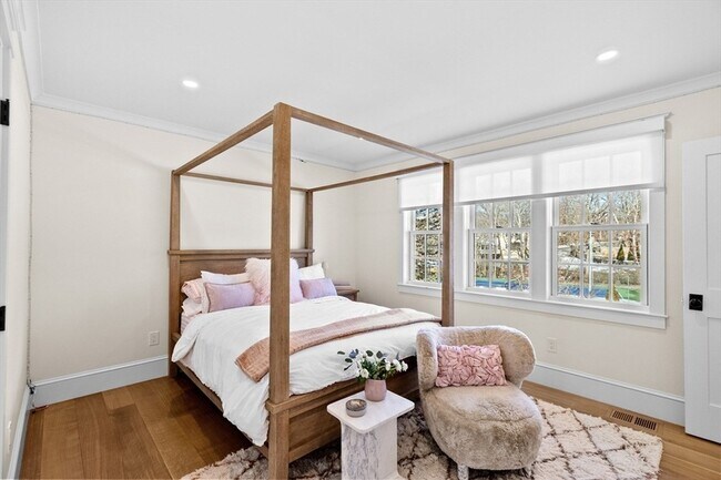 Building Photo - 67 Border St