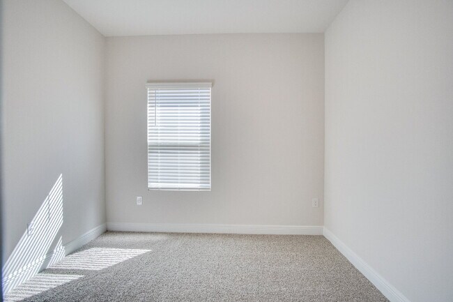 Building Photo - Fallschase 5-Bedroom Home – Pool, Playgrou...