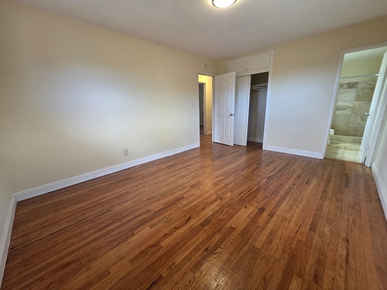 Building Photo - 5457 Dorothy Dr