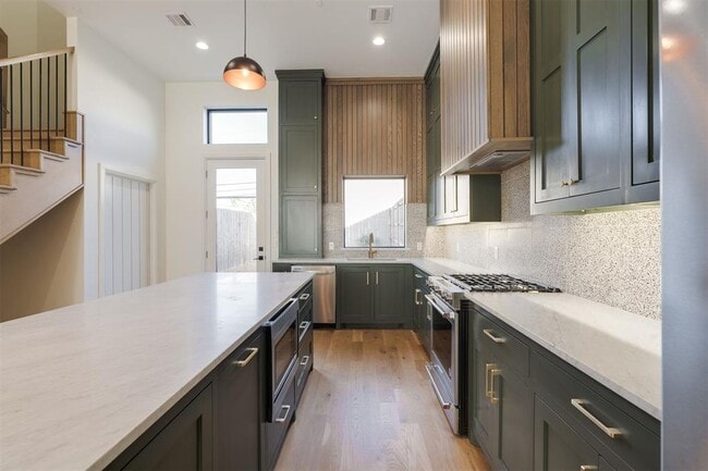 Building Photo - 827 NW 8th St