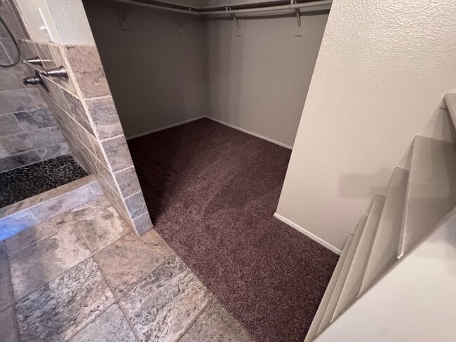 Building Photo - 2 Bedroom 2.5 Bath in the Beautiful City of Corona (New Carpet stairs and 2nd level)