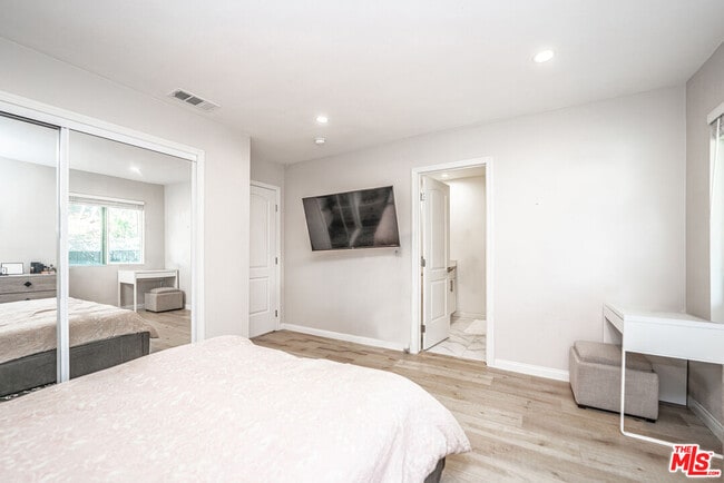 Building Photo - 29846 Grandifloras Rd