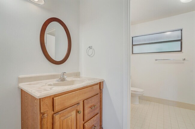 Building Photo - 2533 Bedford Mews Dr